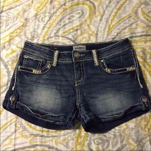 Daytrip Scorpio cuffed shorts