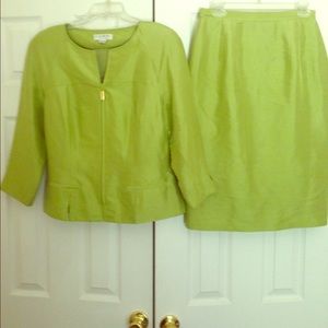 Skirt and jacket suit