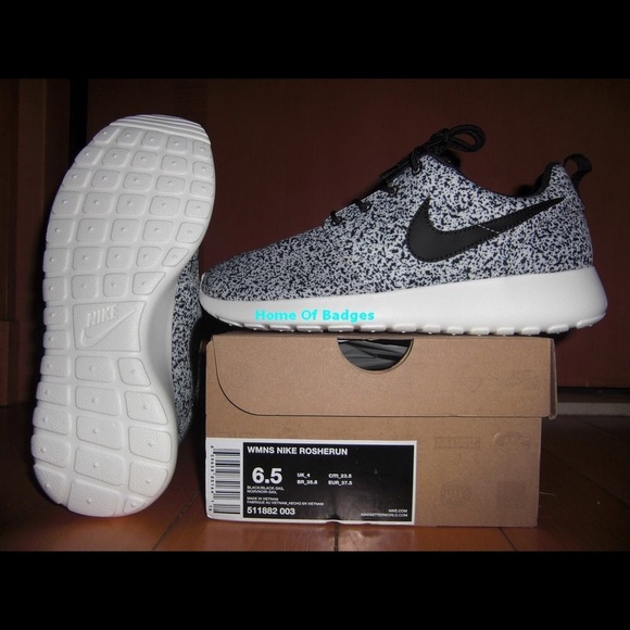 Nike Shoes - Roshe Runs