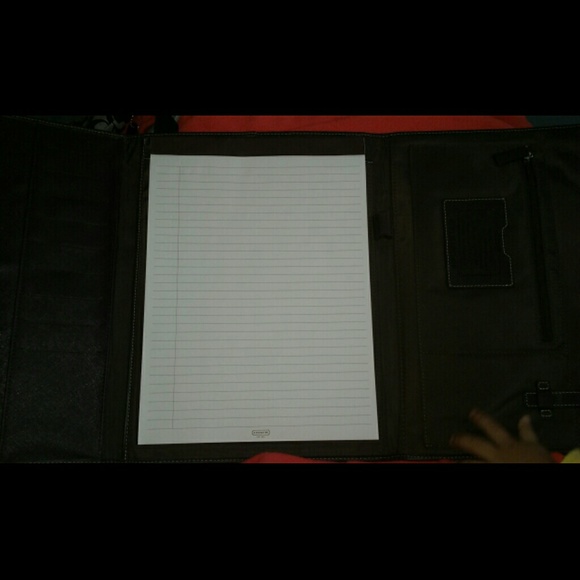 Coach folder - Picture 2 of 2