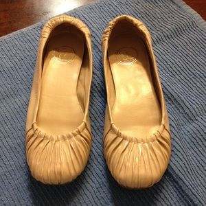 Jessica Simpson nude flats