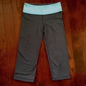 SOLD ❌Lululemon Groove Crops