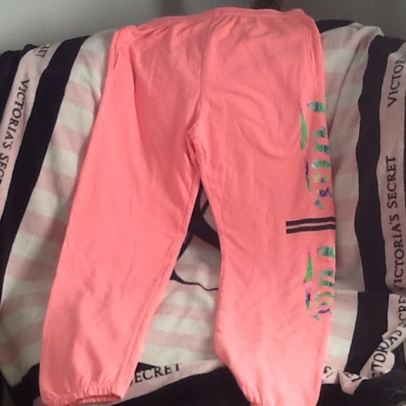 SOLD BNWOT VS PINK campus fit sweat pants - Picture 2 of 4