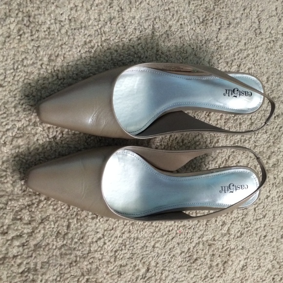 Unique Chardonnay color heels