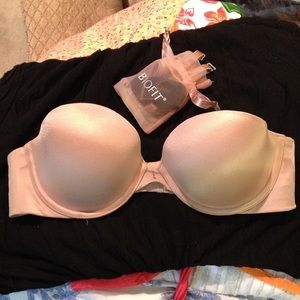 Nude VS bio for strapless bra 34B with straps