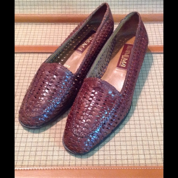 BEAUTIFUL Woven leather flats by Ipanema