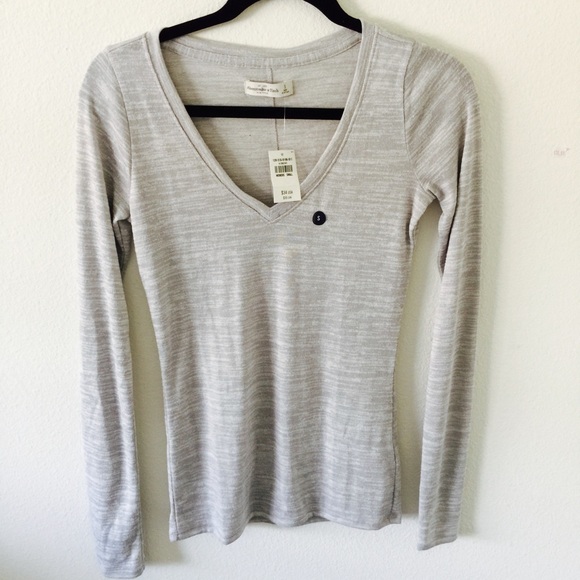Abercrombie fitted low vneck long sleeve