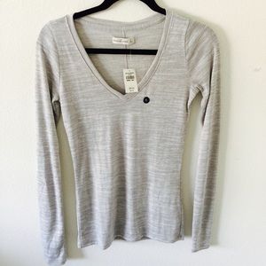 Abercrombie fitted low vneck long sleeve