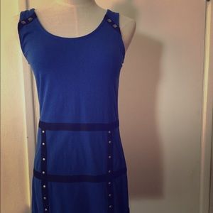 Short blue dress