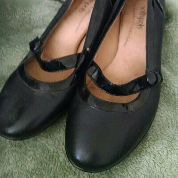 SOFT SPOT LEATHER FLATS