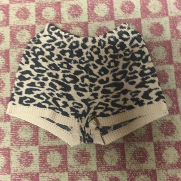 cheetah print knitted shorts!
