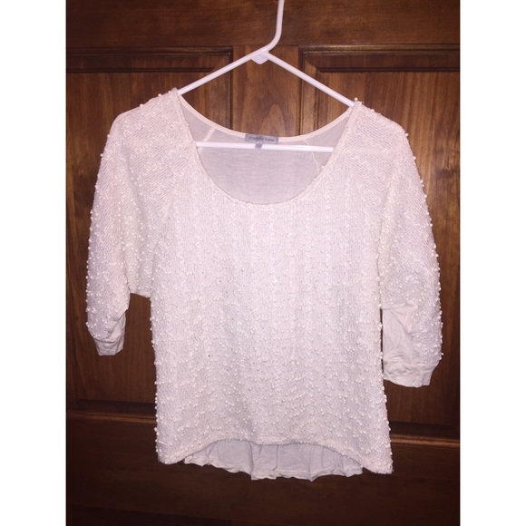 Cream 3/4 sleeve shirt