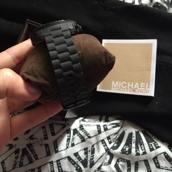 Brand New Michael Kors - Picture 3 of 3