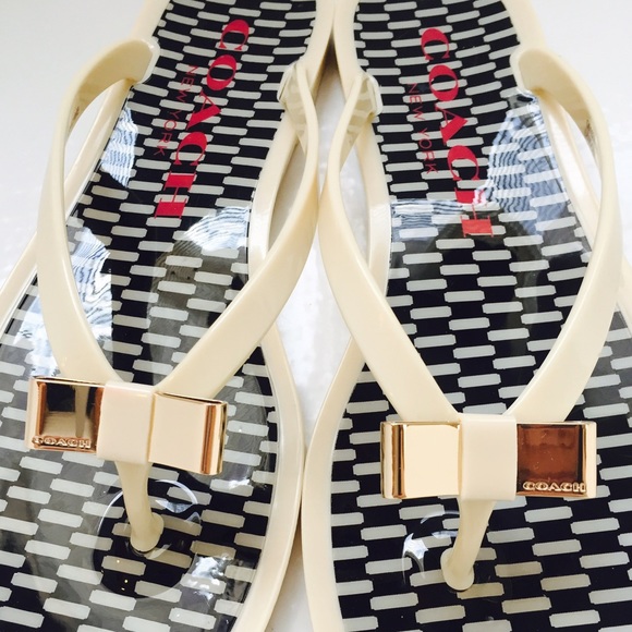 {COACH} Landon Ivory Cream Thong Sandals - Picture 3 of 3