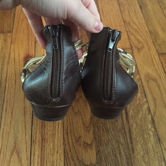 Brown and gold gladiator sandals - Picture 2 of 4