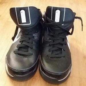 Black Nike girl's basketball shoes! Worn once!