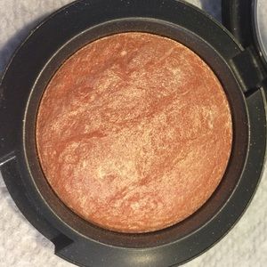 ✨SOLD IN BUNDLE✨ MAC LE Mineralize Blush