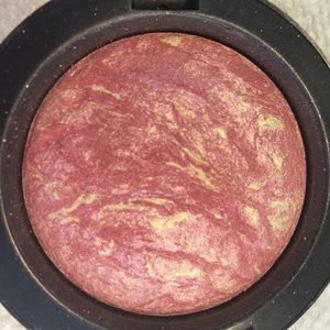 ✨SOLD IN BUNDLE✨ MAC LE Mineralized Blush