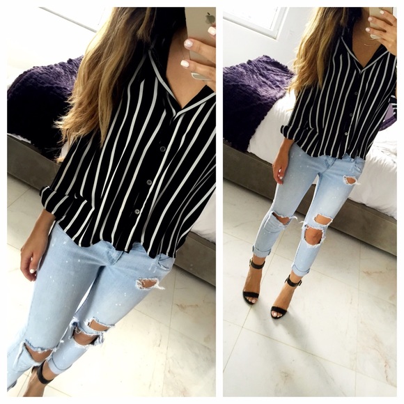 ❌SOLD❌ Black & White Striped Blouse