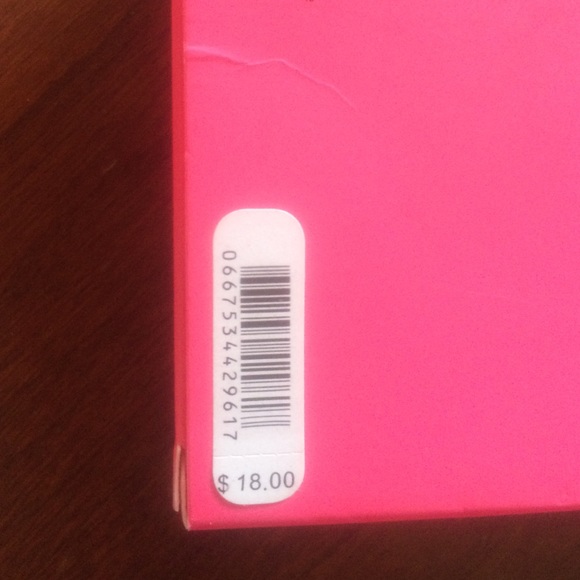 Victoria's Secret iPhone 4s case - Picture 2 of 2