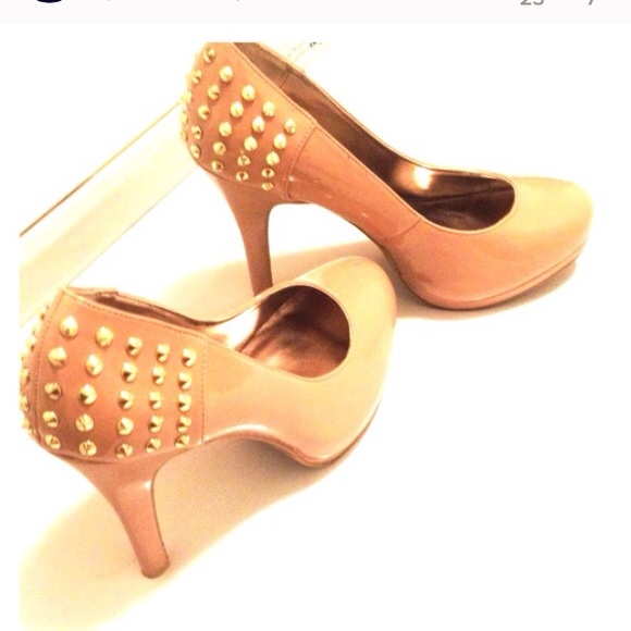 Steve Madden nude pumps