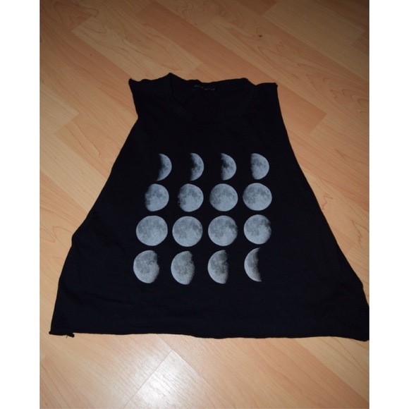 Brandy Melville Tops - Brandy Melville Moon Muscle T-Shirt