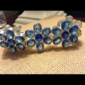 Artisan sheds of crystal bracelet