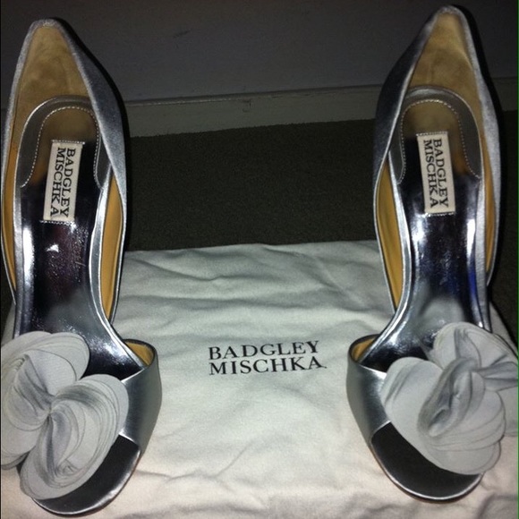 Badgely Mischka silver heels