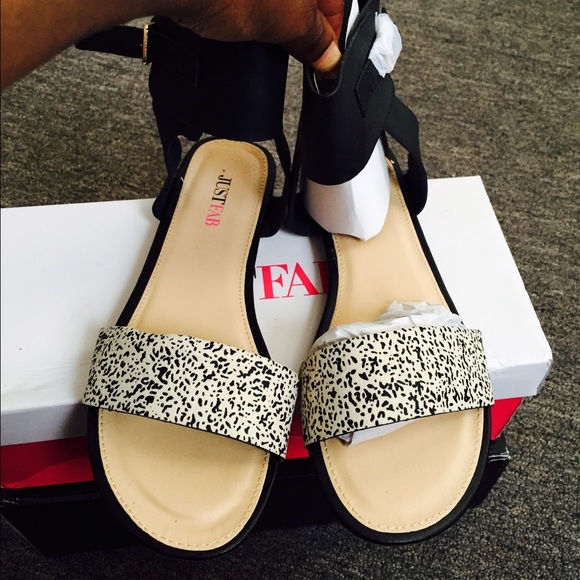 Cute Black flat sandals