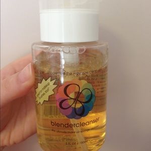 Beauty blender cleanser