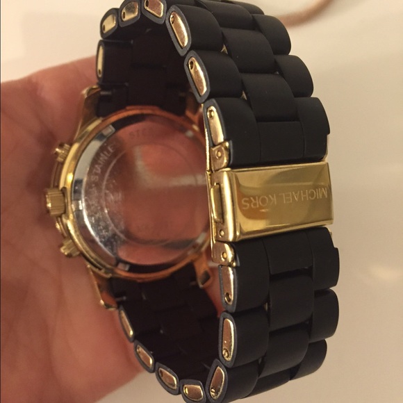 MichaelKors blackmatte/gold runway watch - Picture 3 of 3