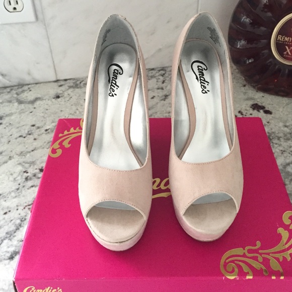 NEW!!! Candies blush suede platform wedges