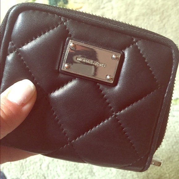 MichaelKors black ziparound quiltedWallet - Picture 1 of 4