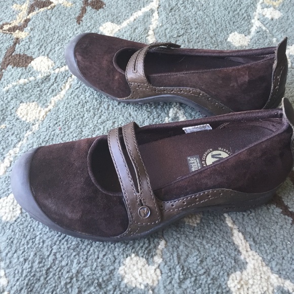 BUY 2 PAIR GET 1 FREE! Brown Mary Jane Merrells - Picture 2 of 4