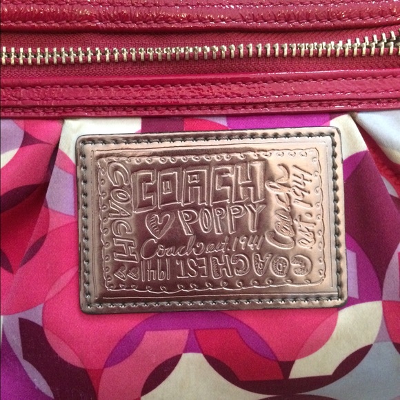 Coach Clutch - small purse - Picture 3 of 3