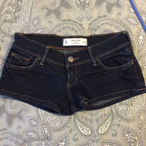 Gilly Hicks short shorts