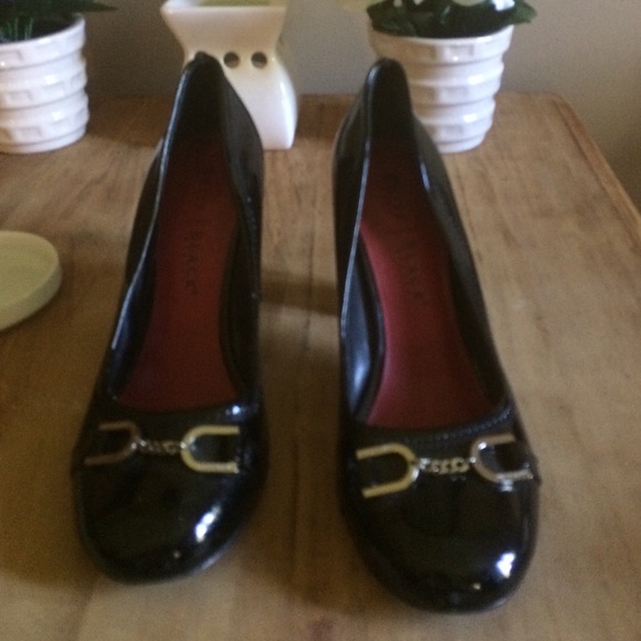 Dress shoes