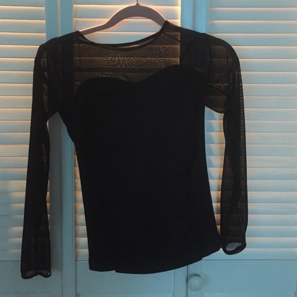 Long sleeve spandex net shirt w/ sweet heart line