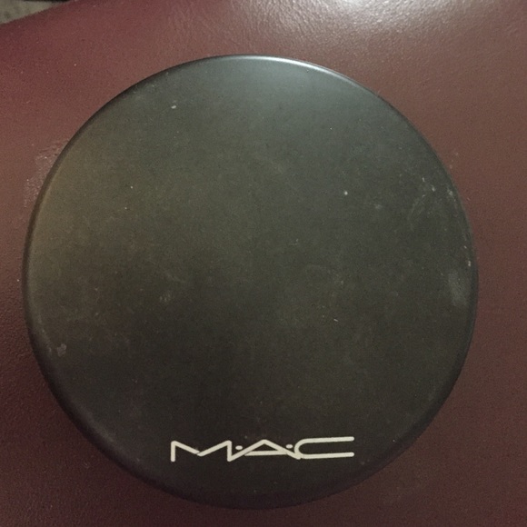 Mac eyeshadow quad used once to swatch