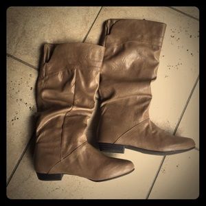 Brand new tan boots