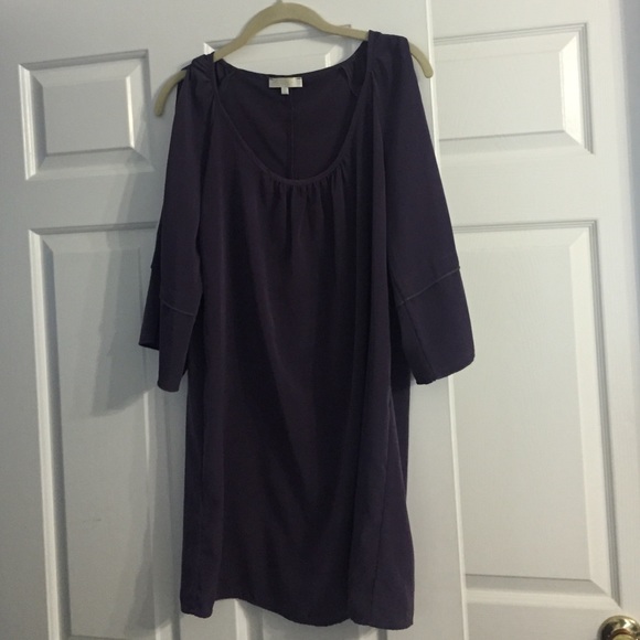 A plum 3/4 sleeve loose fitting dress