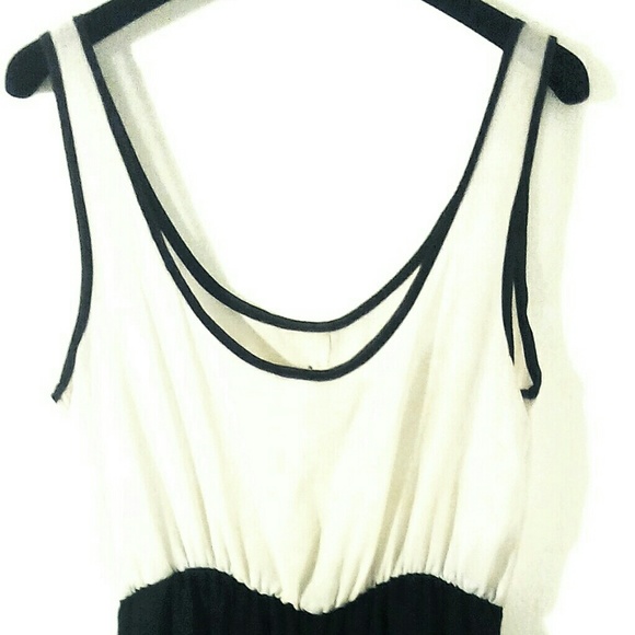 Black&White HighLow dress. Effortless.Chic