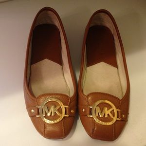 Michael Kors leather flats!