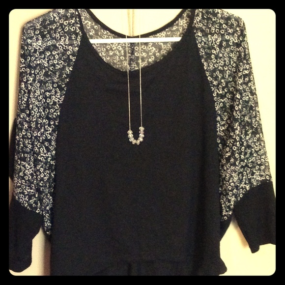Black Floral 3/4 Sleeve Top - Picture 1 of 4
