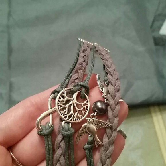 Multi strand bracelet - Picture 2 of 3