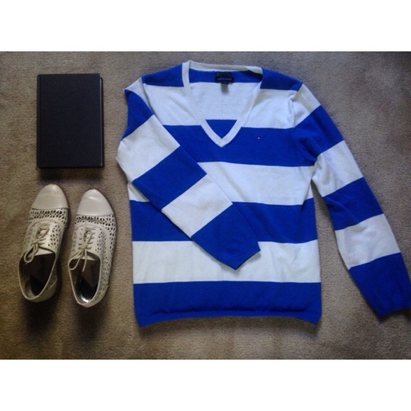 Tommy Hilfiger stripped sweater.