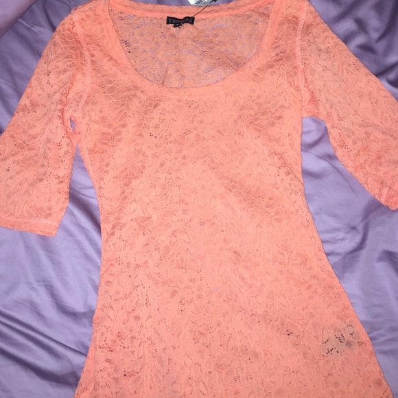 NWT Peach lace express shirt
