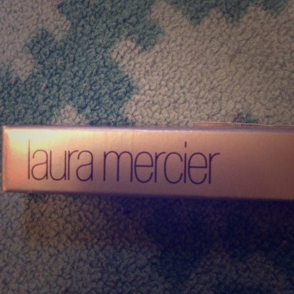 🎈SALE🎈Plum eye shadow