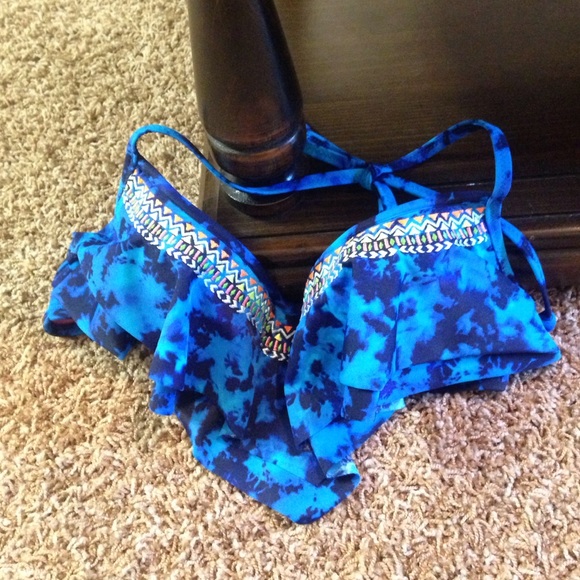 PINK Victoria's Secret Other - Blue flounce Aztec push up top! ☀️