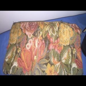 Oversized flora cultch